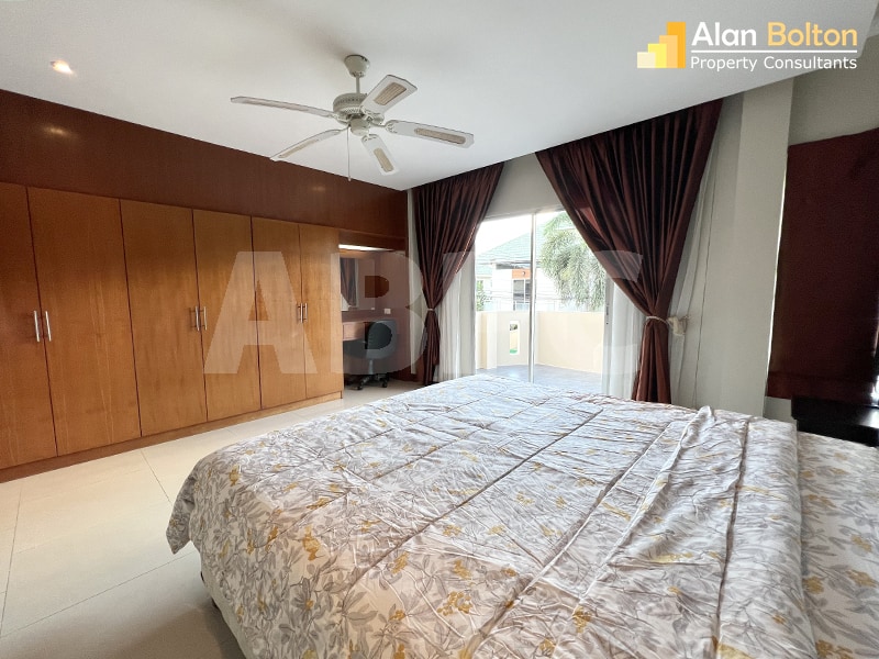 3 Bed 2 Bath Pool Villa in East Pattaya photo 11