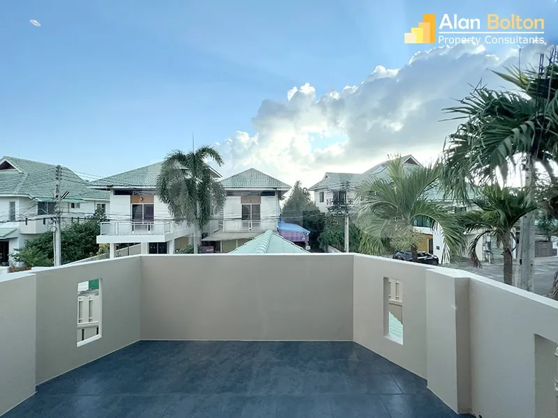3 Bed 2 Bath Pool Villa in East Pattaya photo 4