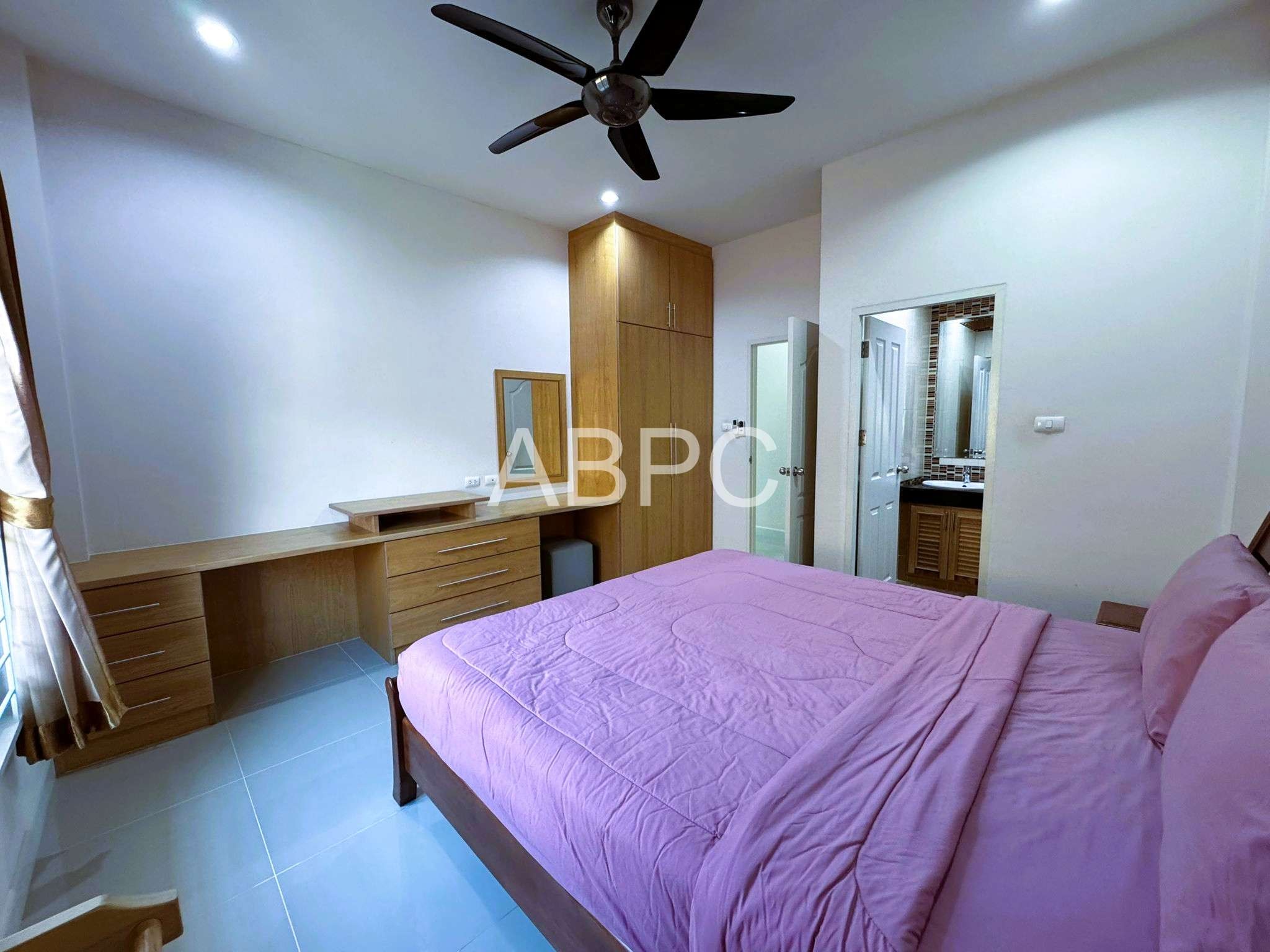 Renovated 3 Bed 3 Bath House In East Pattaya photo 4