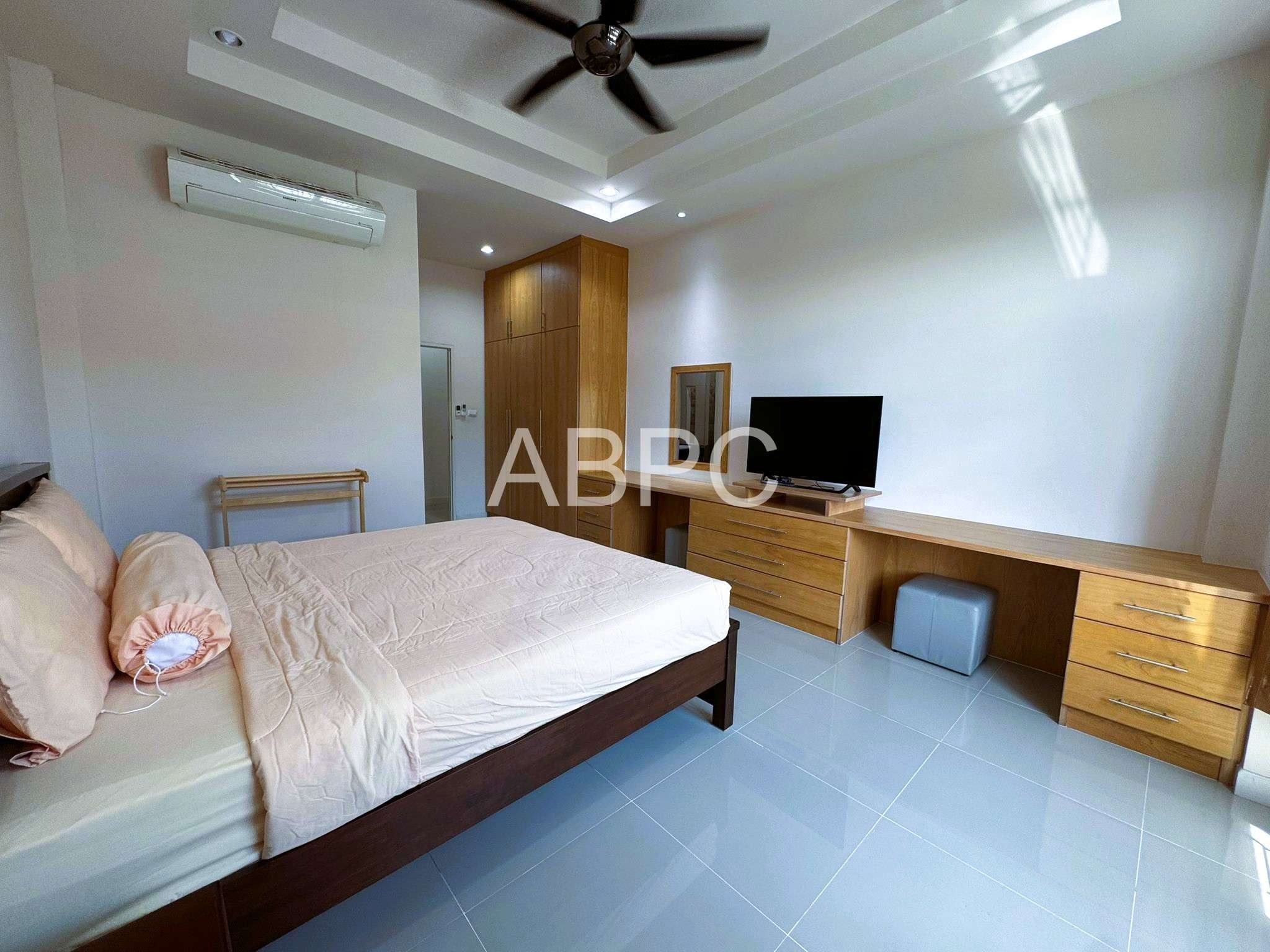 Renovated 3 Bed 3 Bath House In East Pattaya photo 5