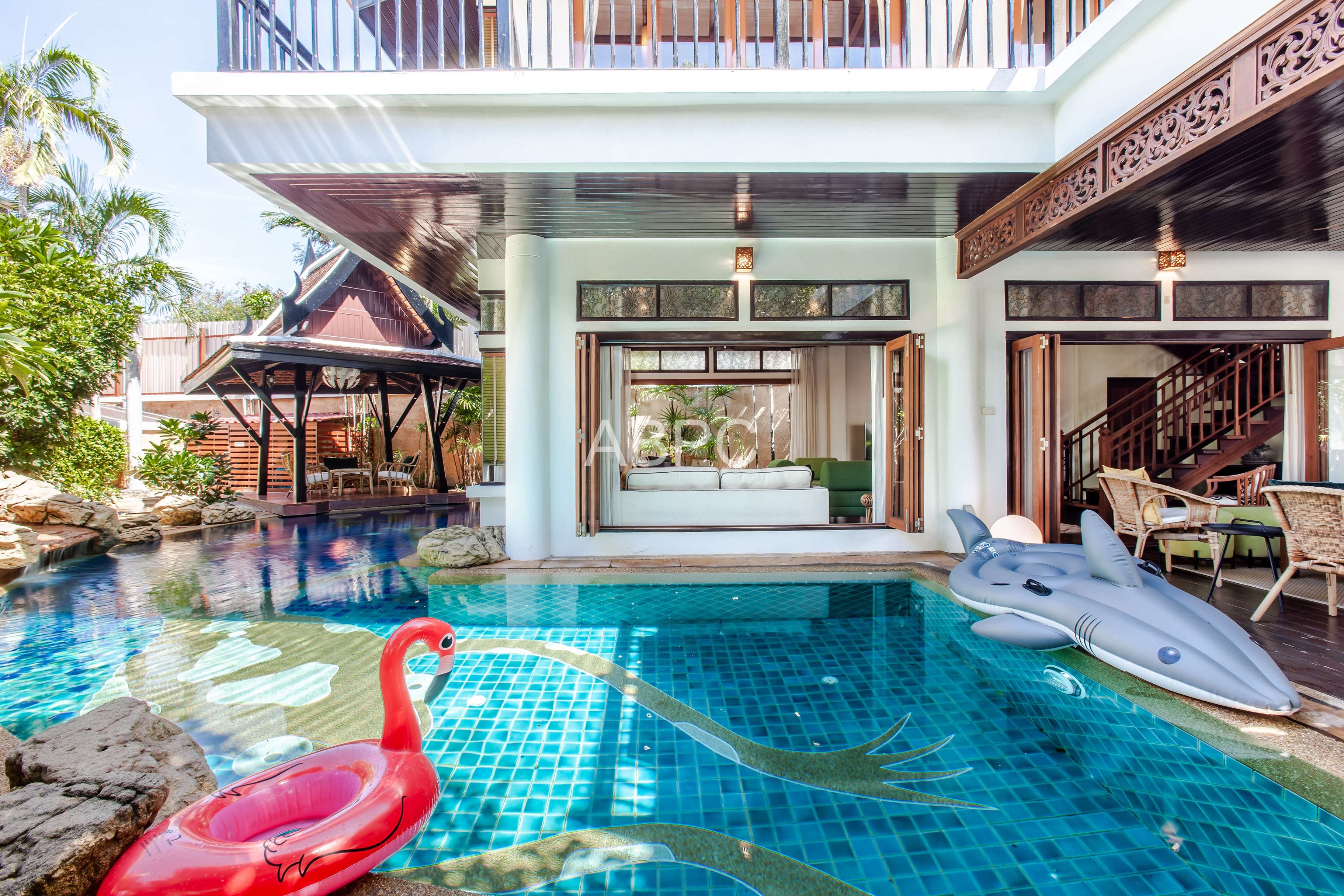 Nature Inspired Beachfront 4 Bed 4 Bath Pool Villa In Na Jomtien photo 18