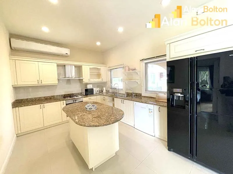 3 Bed 4 Bath Pool Villa In East Pattaya photo 14