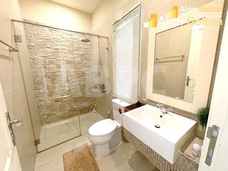 3 Bed 4 Bath Pool Villa In East Pattaya photo 8
