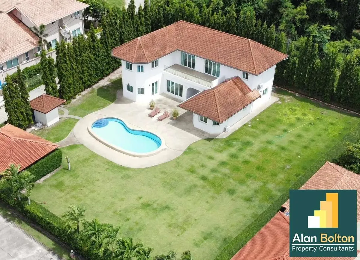 Massive Land with a 5 Bed House For Sale or Rent