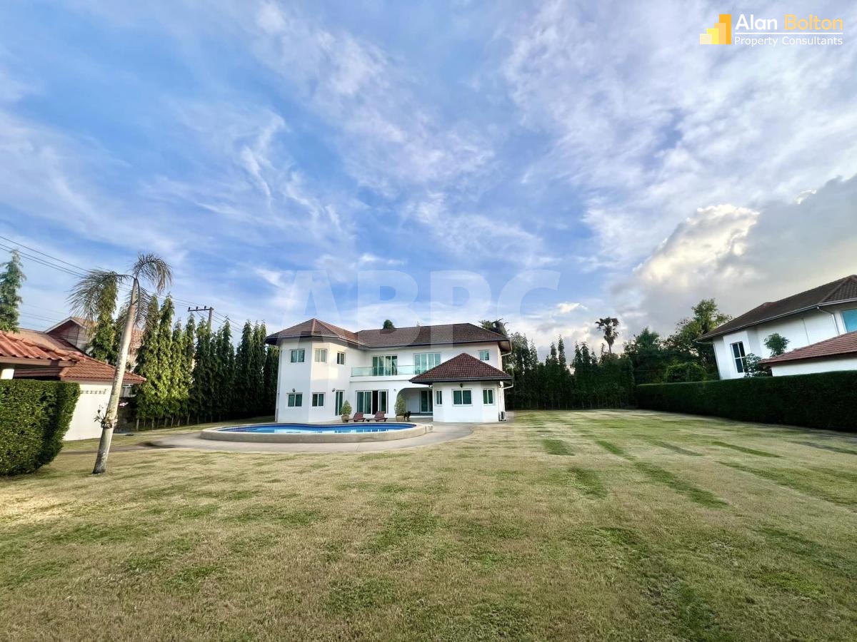 Massive Land with a 5 Bed House For Sale or Rent photo 3