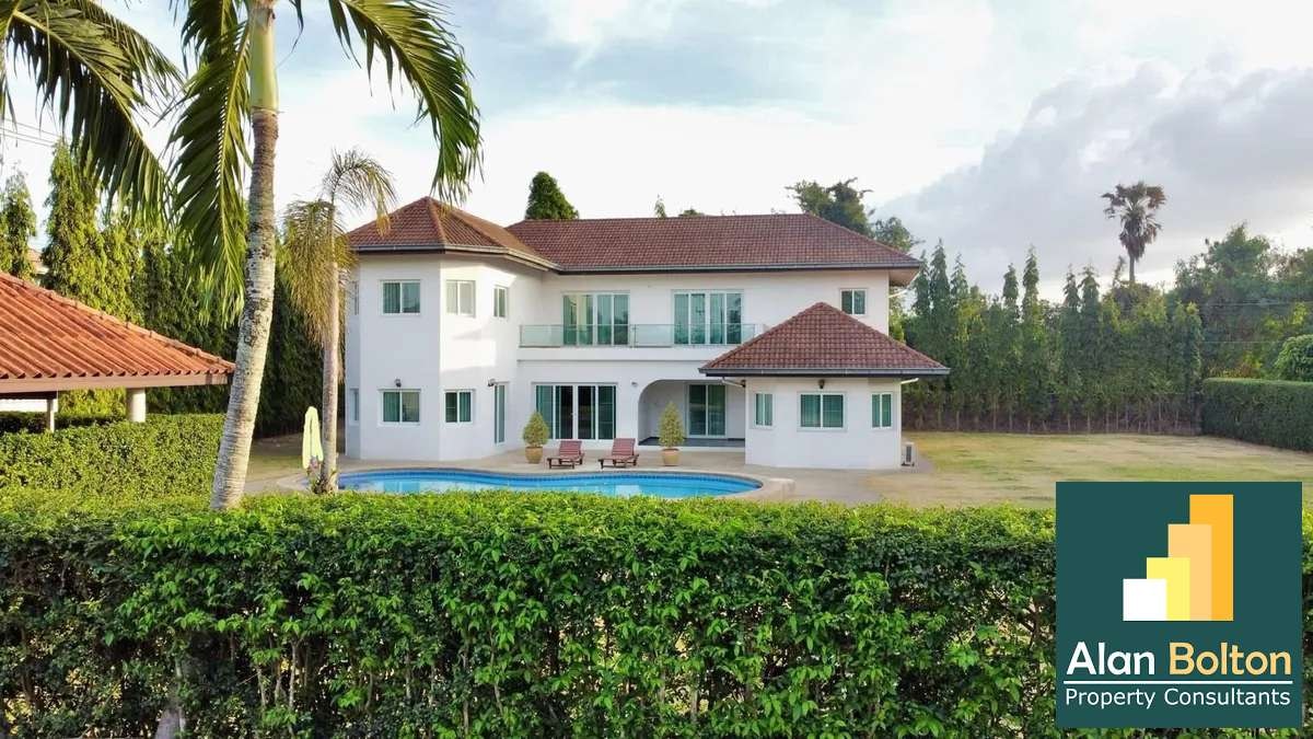 Massive Land with a 5 Bed House For Sale or Rent photo 4