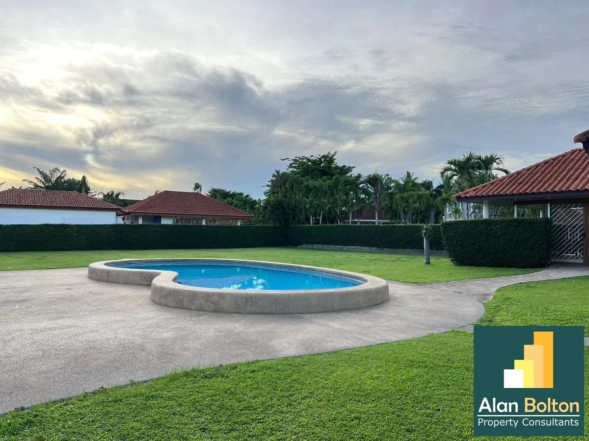 Massive Land with a 5 Bed House For Sale or Rent photo 11