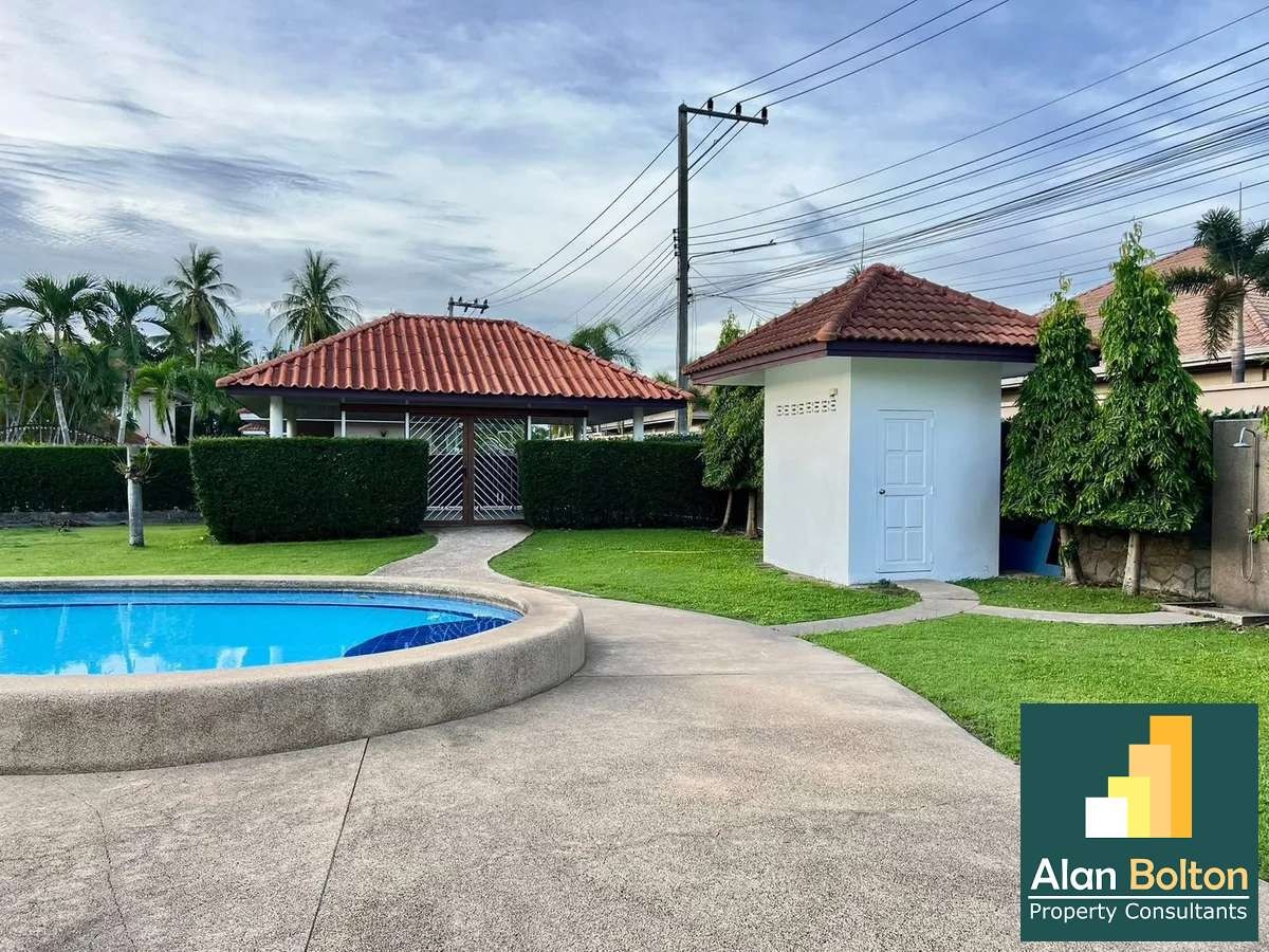 Massive Land with a 5 Bed House For Sale or Rent photo 6