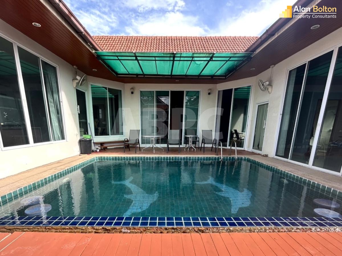 3 Bed 4 Bath in East Pattaya HR2797