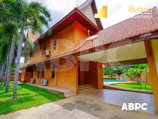 4 Bed 5 Bath in East Pattaya HR2824