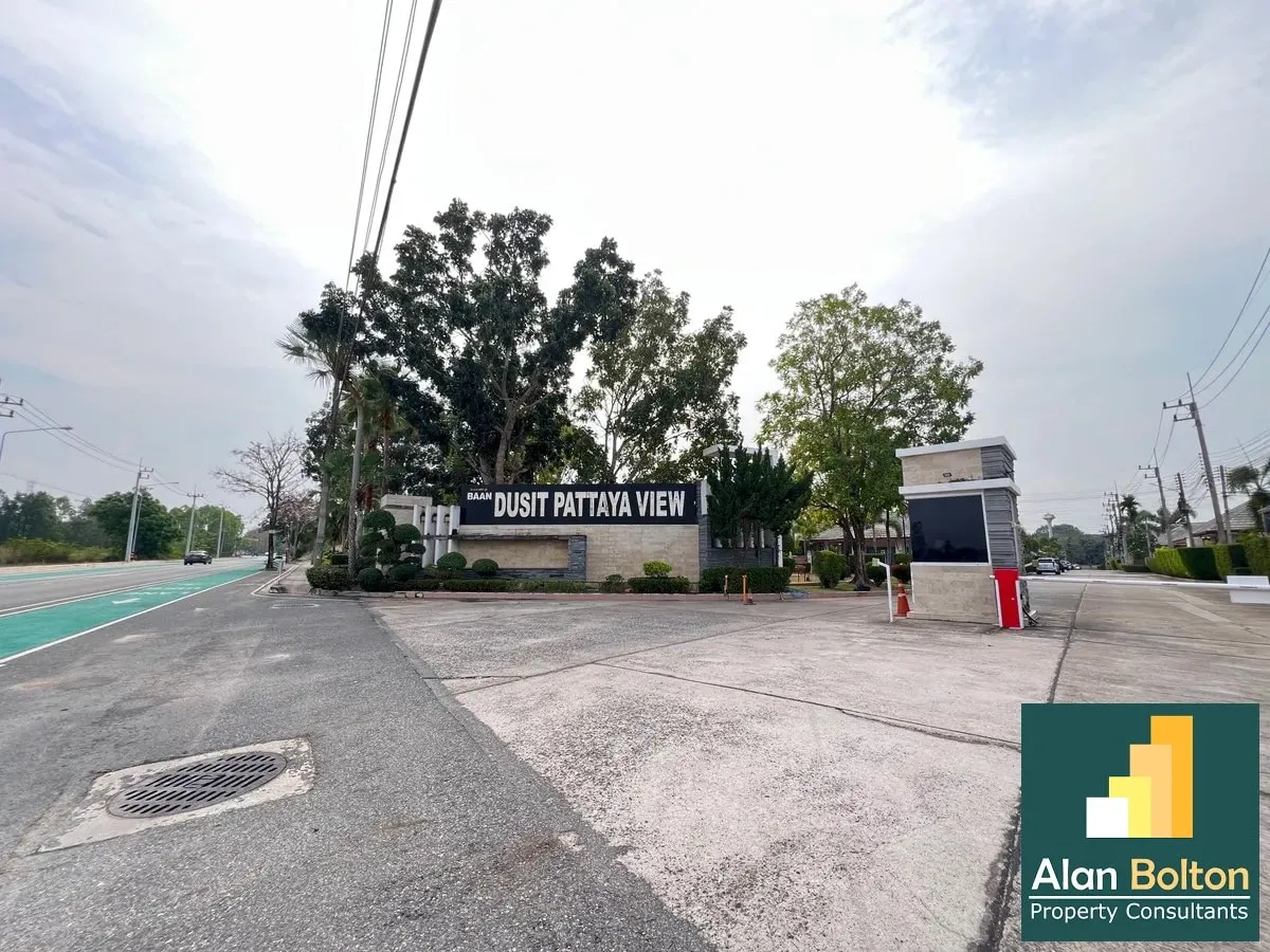 Pool Villa for Sale with Tenant 3 Bed 3 Bath Pool Villa In Huay Yai photo 2