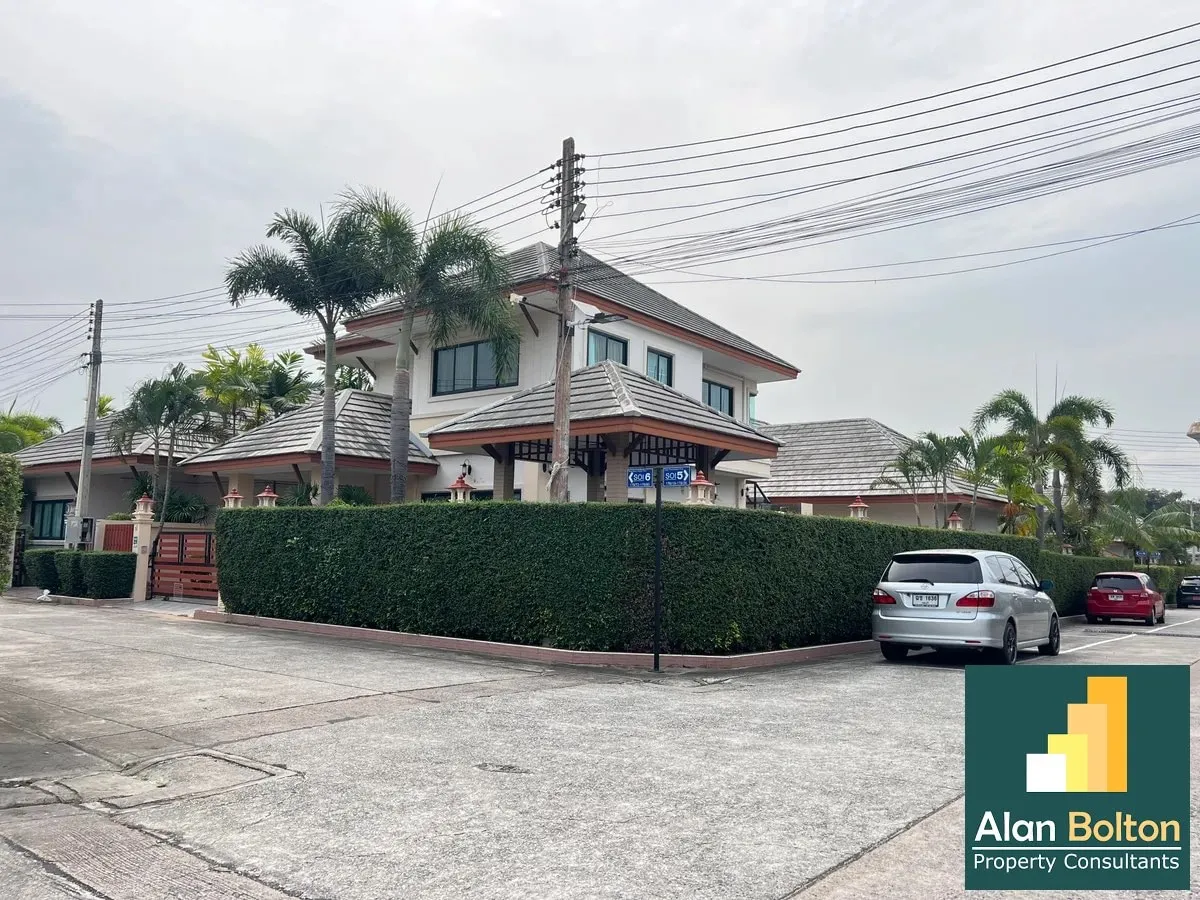 Pool Villa for Sale with Tenant 3 Bed 3 Bath Pool Villa In Huay Yai photo 5