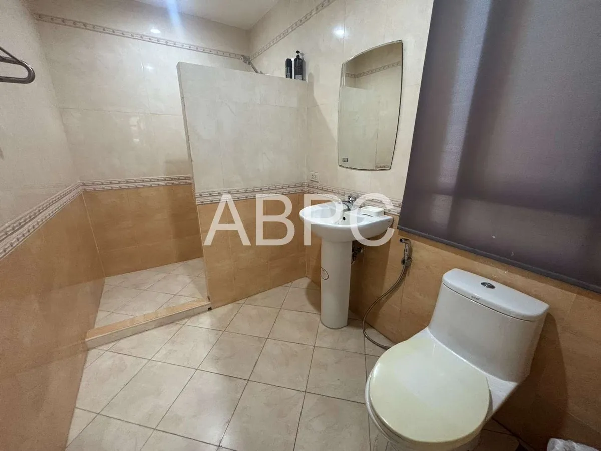 3 Bedroom 4 Bathroom in East Pattaya photo 12