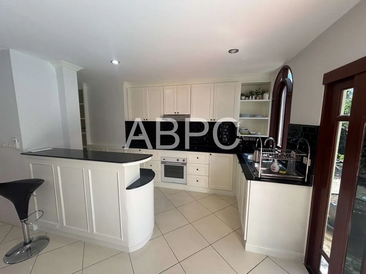 3 Bedroom 4 Bathroom in East Pattaya photo 3