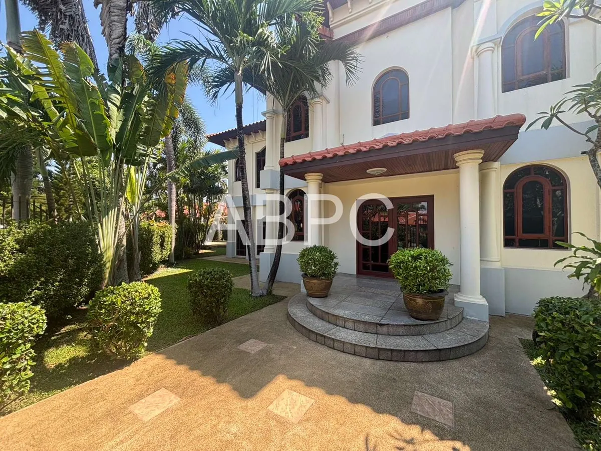3 Bedroom 4 Bathroom in East Pattaya photo 21