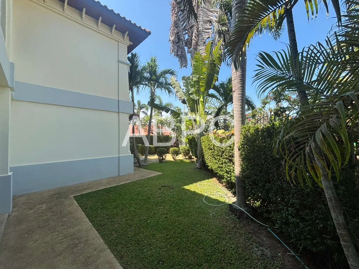 3 Bedroom 4 Bathroom in East Pattaya photo 23