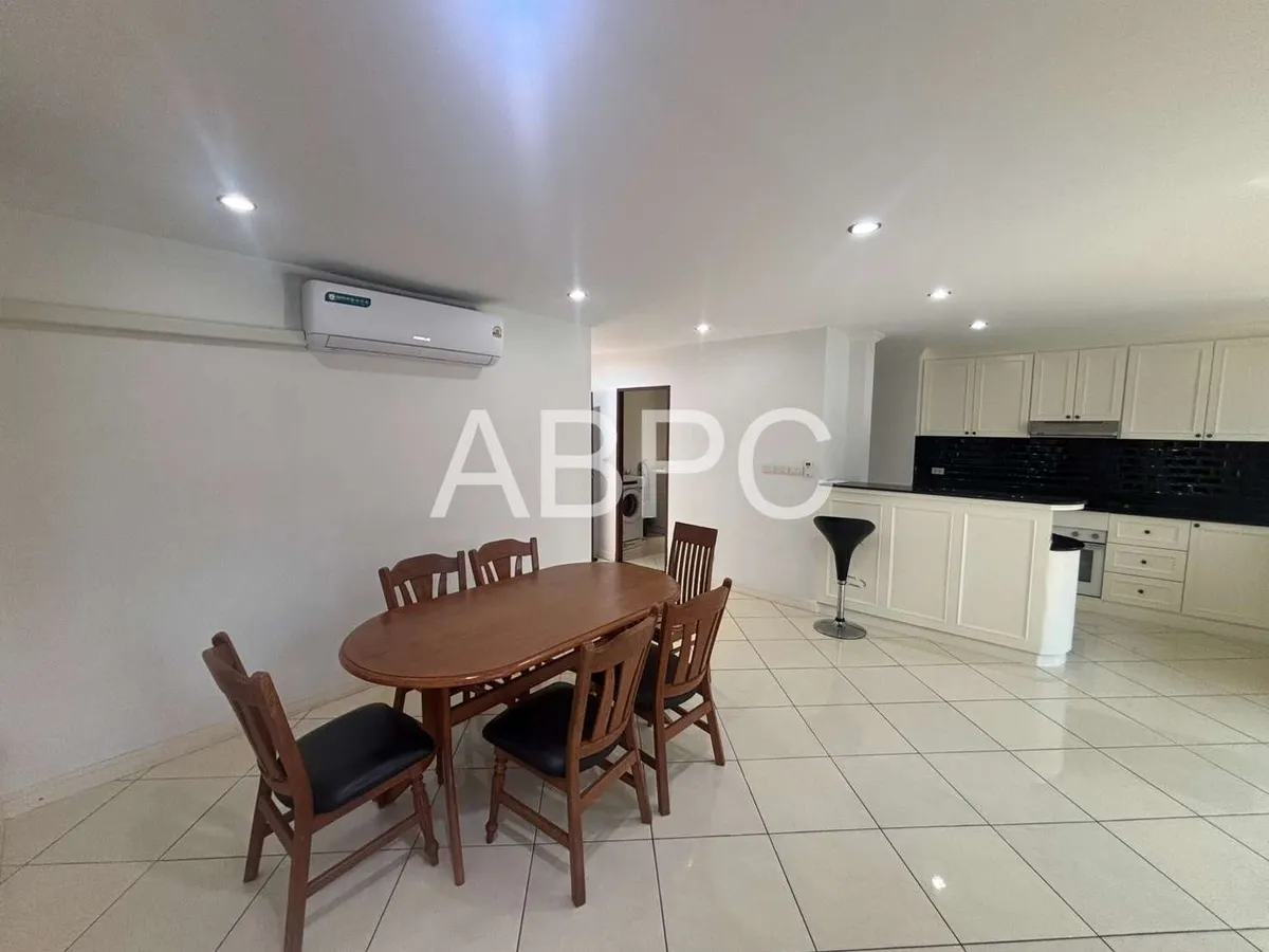 3 Bedroom 4 Bathroom in East Pattaya photo 5
