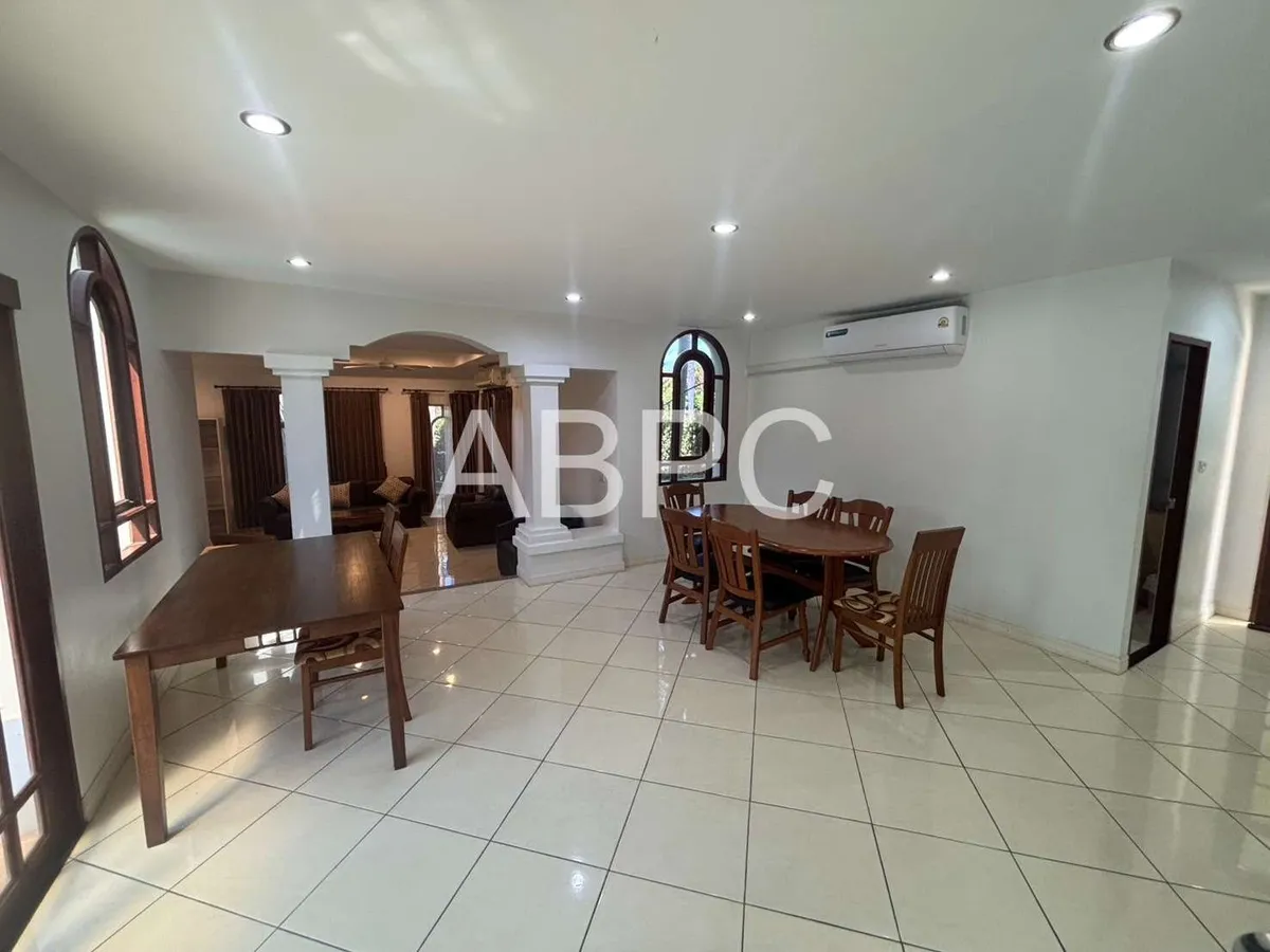 3 Bedroom 4 Bathroom in East Pattaya photo 6