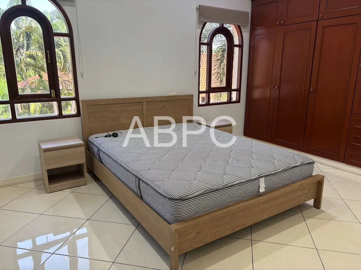 3 Bedroom 4 Bathroom in East Pattaya photo 10