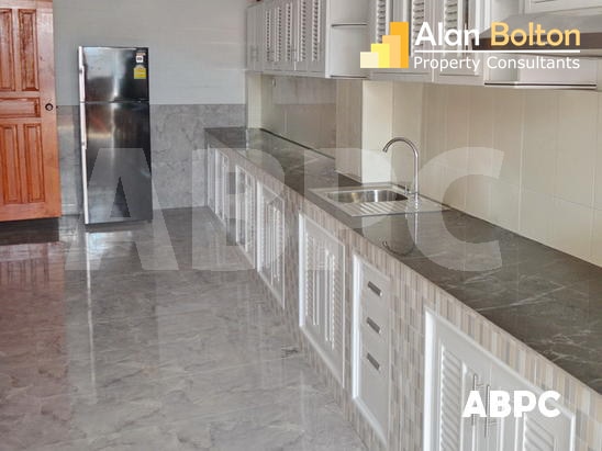 5 Bed 4 Bath House In Central Pattaya photo 5