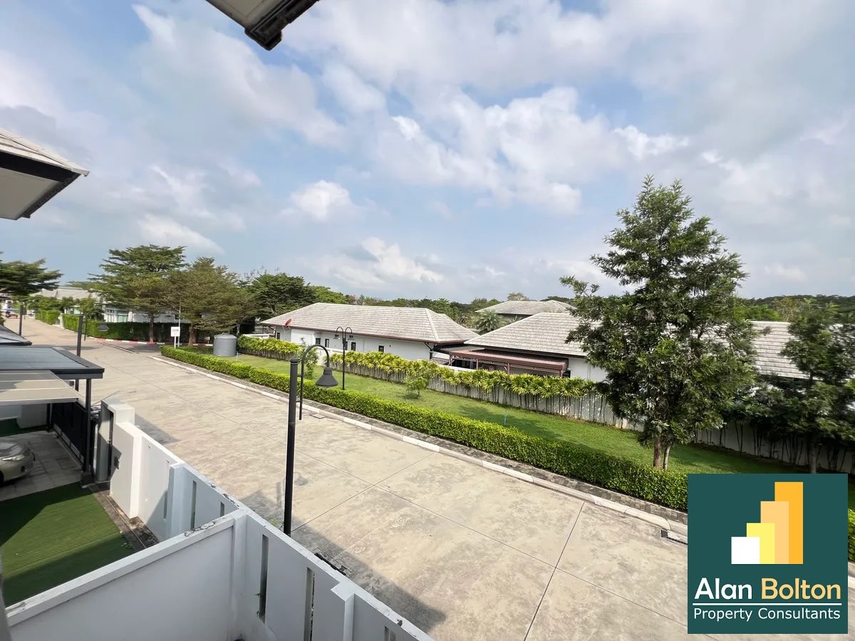 Patta Prime for sale and rent 3 Bedrooms 4 Bathrooms in East Pattaya photo 16