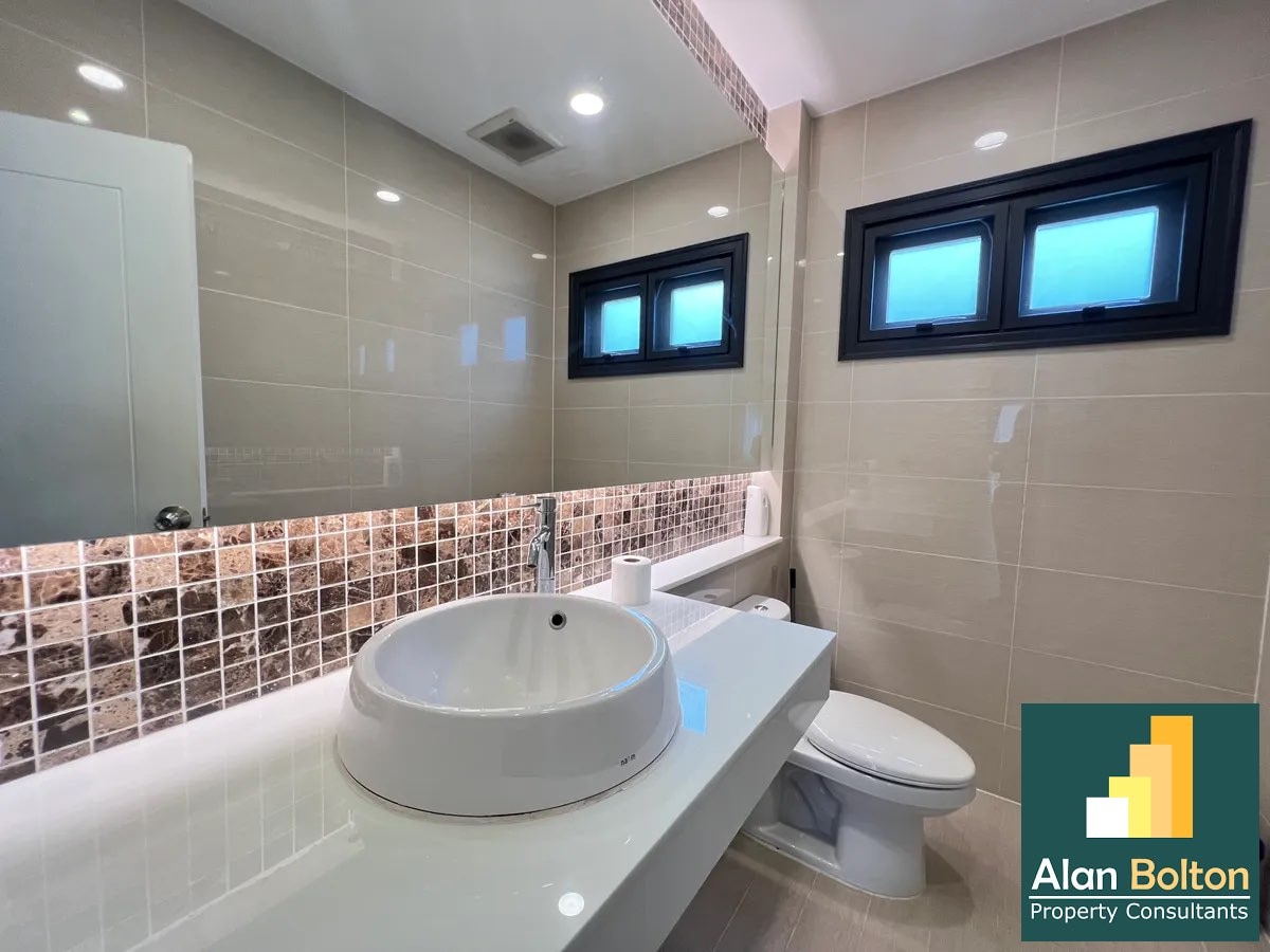 Patta Prime for sale and rent 3 Bedrooms 4 Bathrooms in East Pattaya photo 15