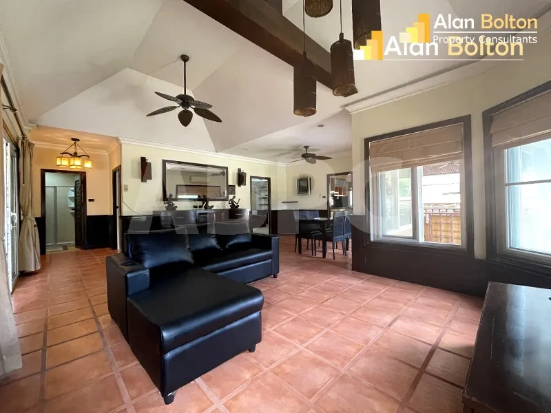 4 Bed 3 Bath in East Pattaya HR2872 photo 7