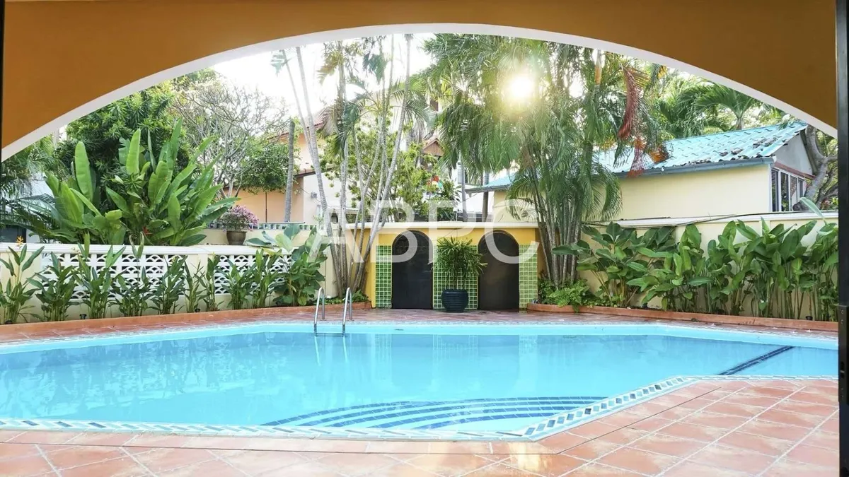3 Bedrooms 3 Bathrooms in Pratumnak