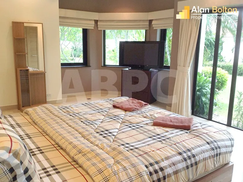 3 Bed 4 Bath in Jomtien HR2932 photo 9