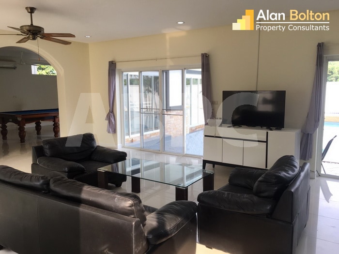 4 Bed 4 Bath in Huay Yai HR2940 photo 5