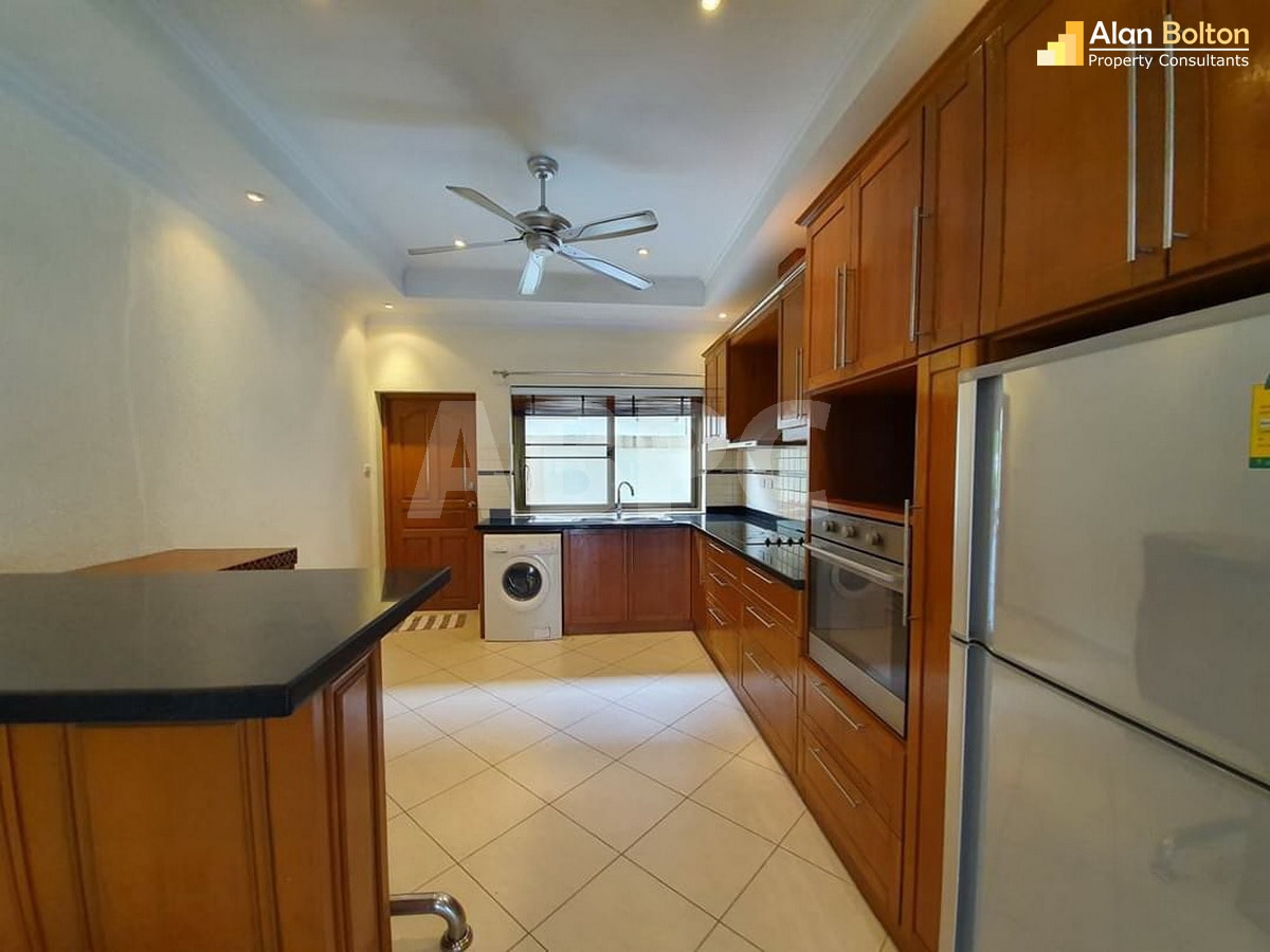 4 Bed Pool Villa in Jomtien photo 9