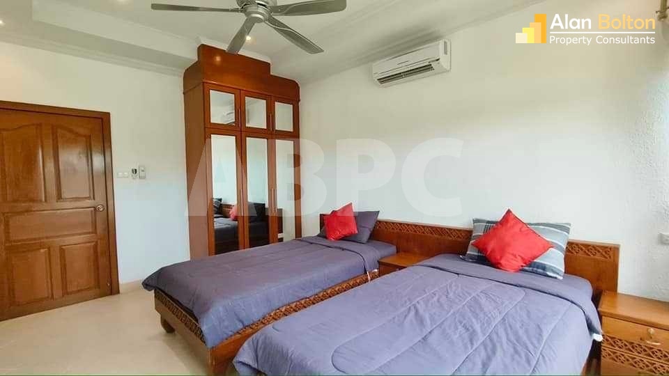 4 Bed Pool Villa in Jomtien photo 5