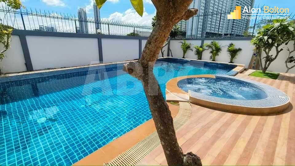 4 Bed Pool Villa in Jomtien photo 15