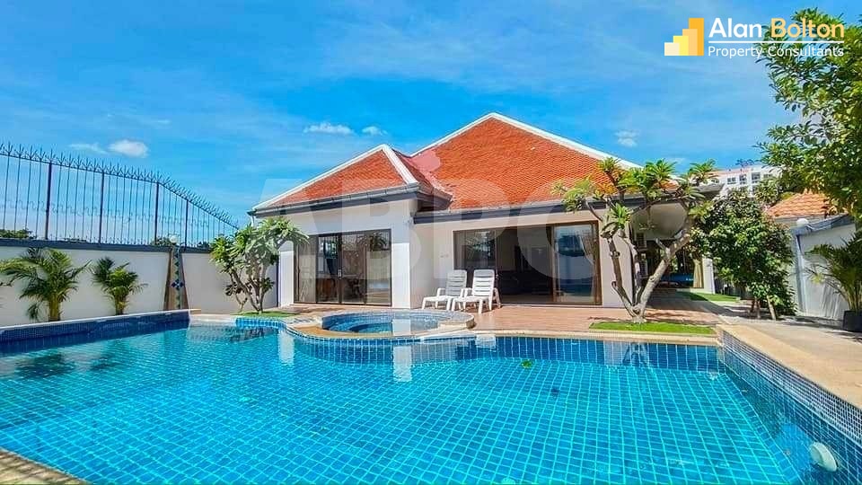 4 Bed Pool Villa in Jomtien photo 2