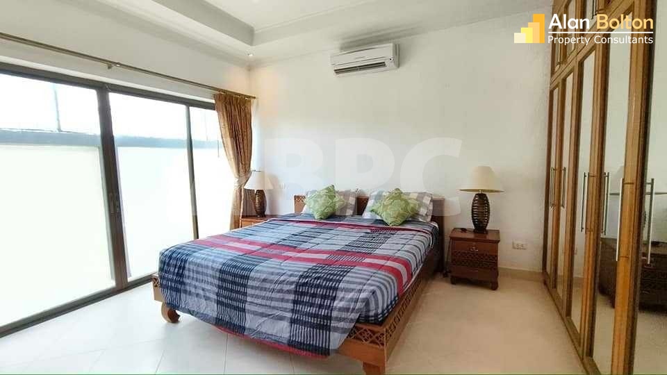 4 Bed Pool Villa in Jomtien photo 6