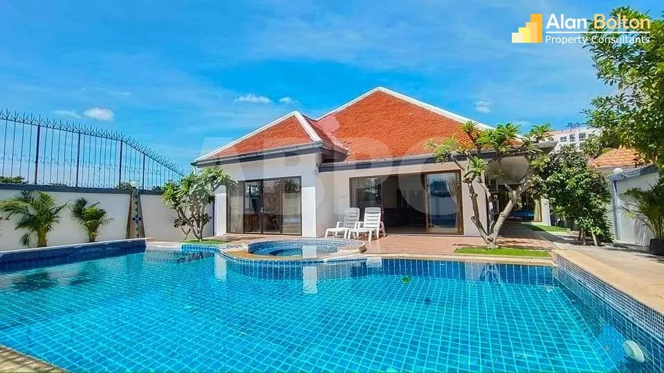 4 Bed Pool Villa in Jomtien photo 2