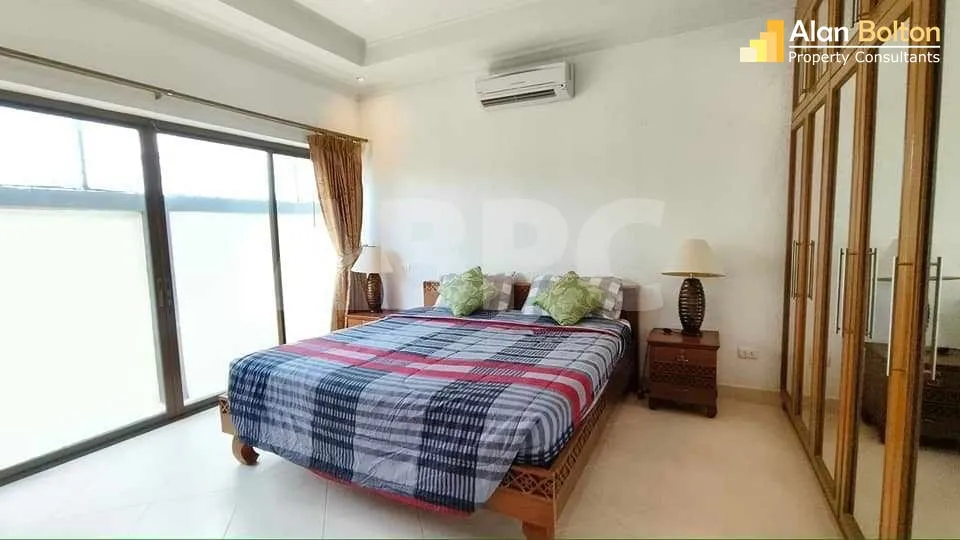 4 Bed Pool Villa in Jomtien photo 5