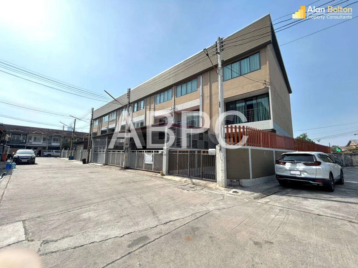 3 Bed 3 Bath in East Pattaya HR2958 photo 2
