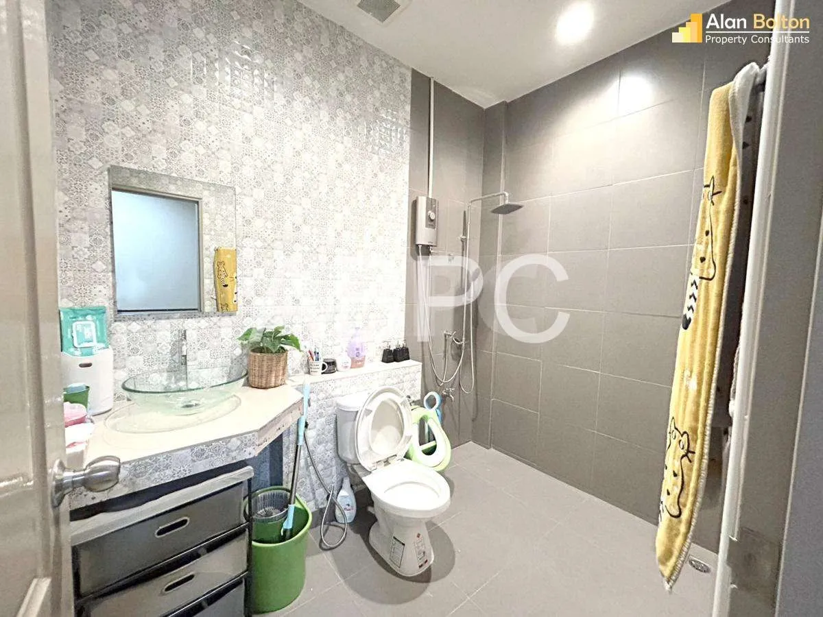 3 Bed 3 Bath in East Pattaya HR2958 photo 11