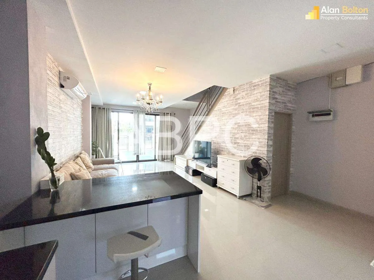 3 Bed 3 Bath in East Pattaya HR2958 photo 13