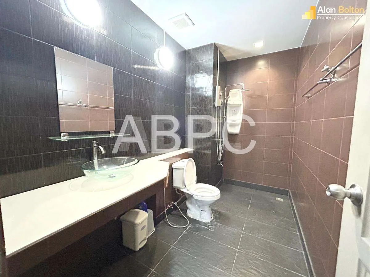 3 Bed 3 Bath in East Pattaya HR2958 photo 3