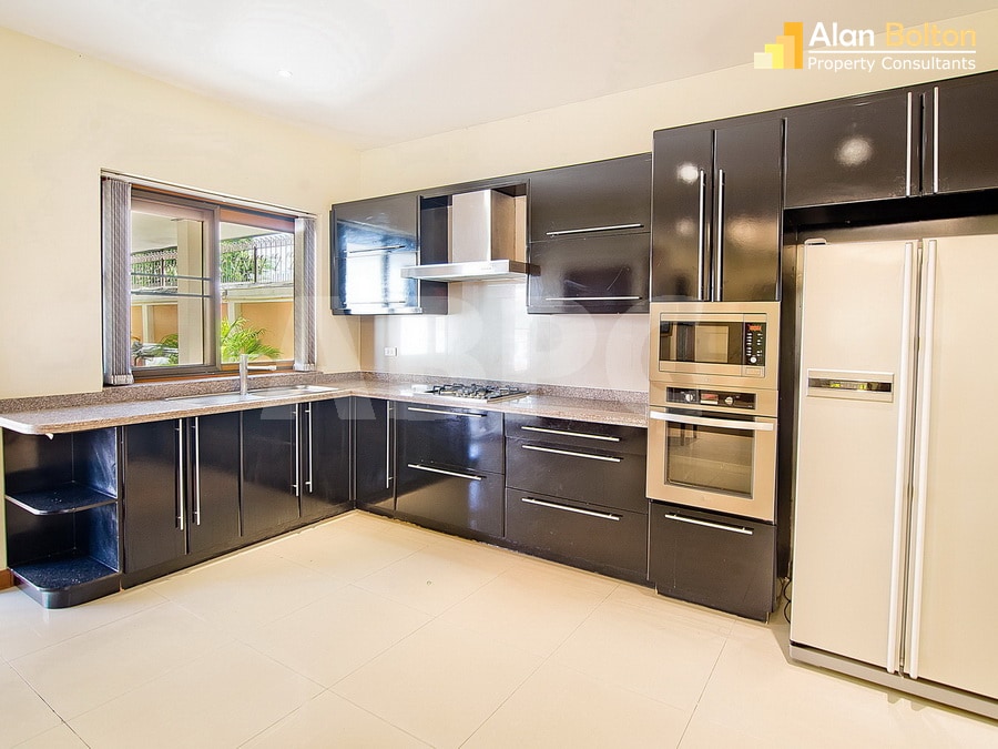 5 Bed 4 Bath in Jomtien HR2967 photo 6