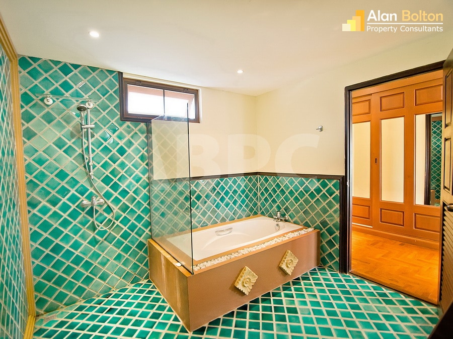 5 Bed 4 Bath in Jomtien HR2967 photo 7