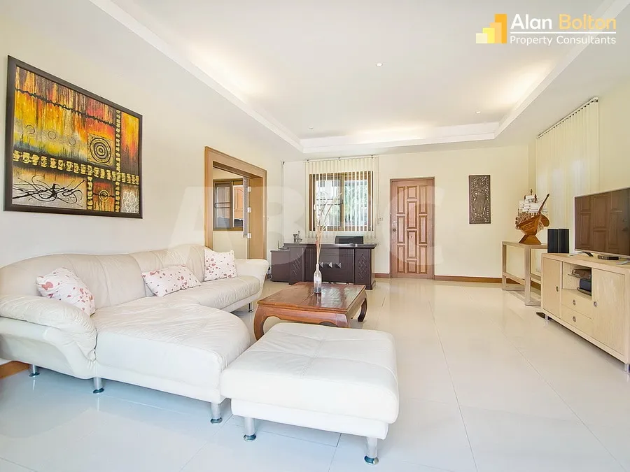 5 Bed 4 Bath in Jomtien HR2967 photo 2