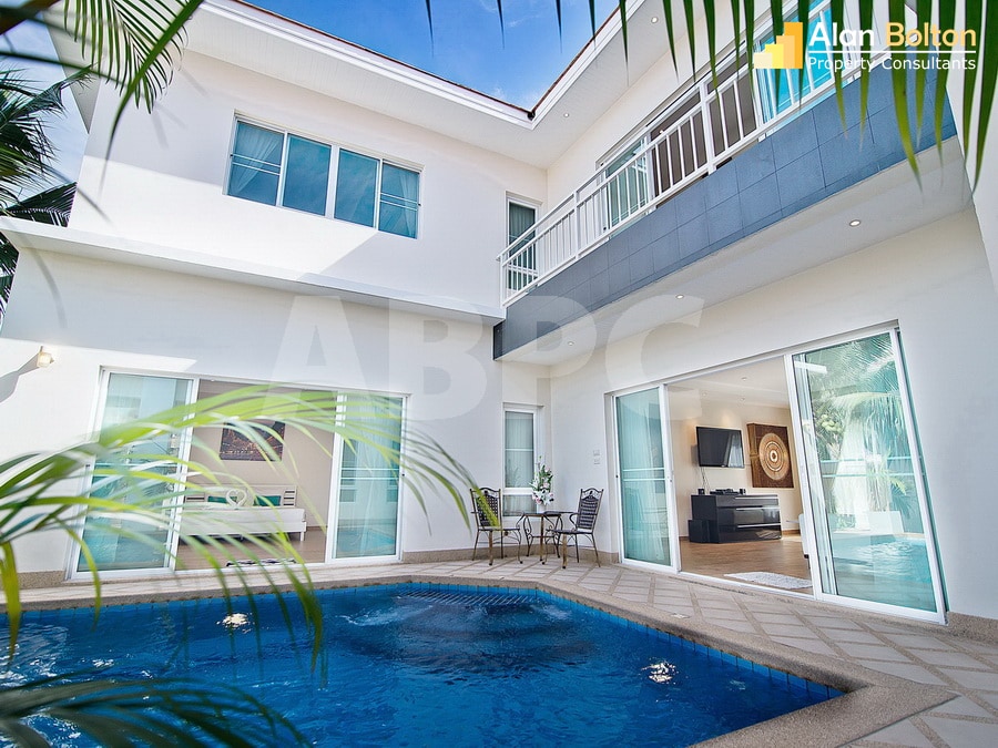 7 Bed 8 Bath in Jomtien HR2968