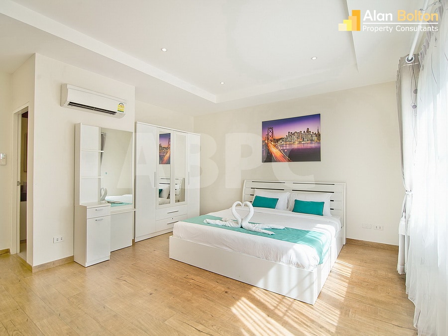 7 Bed 8 Bath in Jomtien HR2968 photo 4