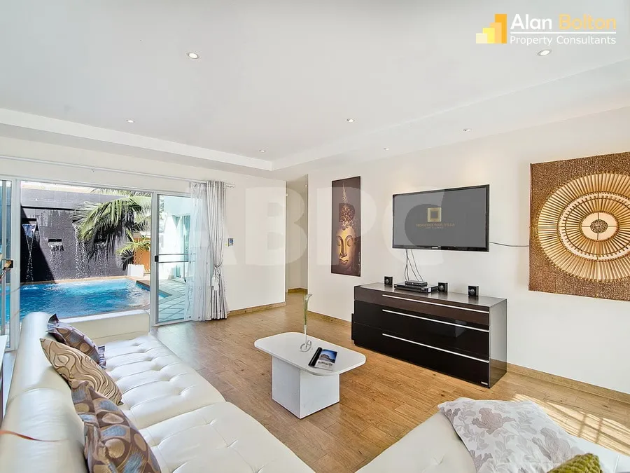 7 Bed 8 Bath in Jomtien HR2968 photo 2