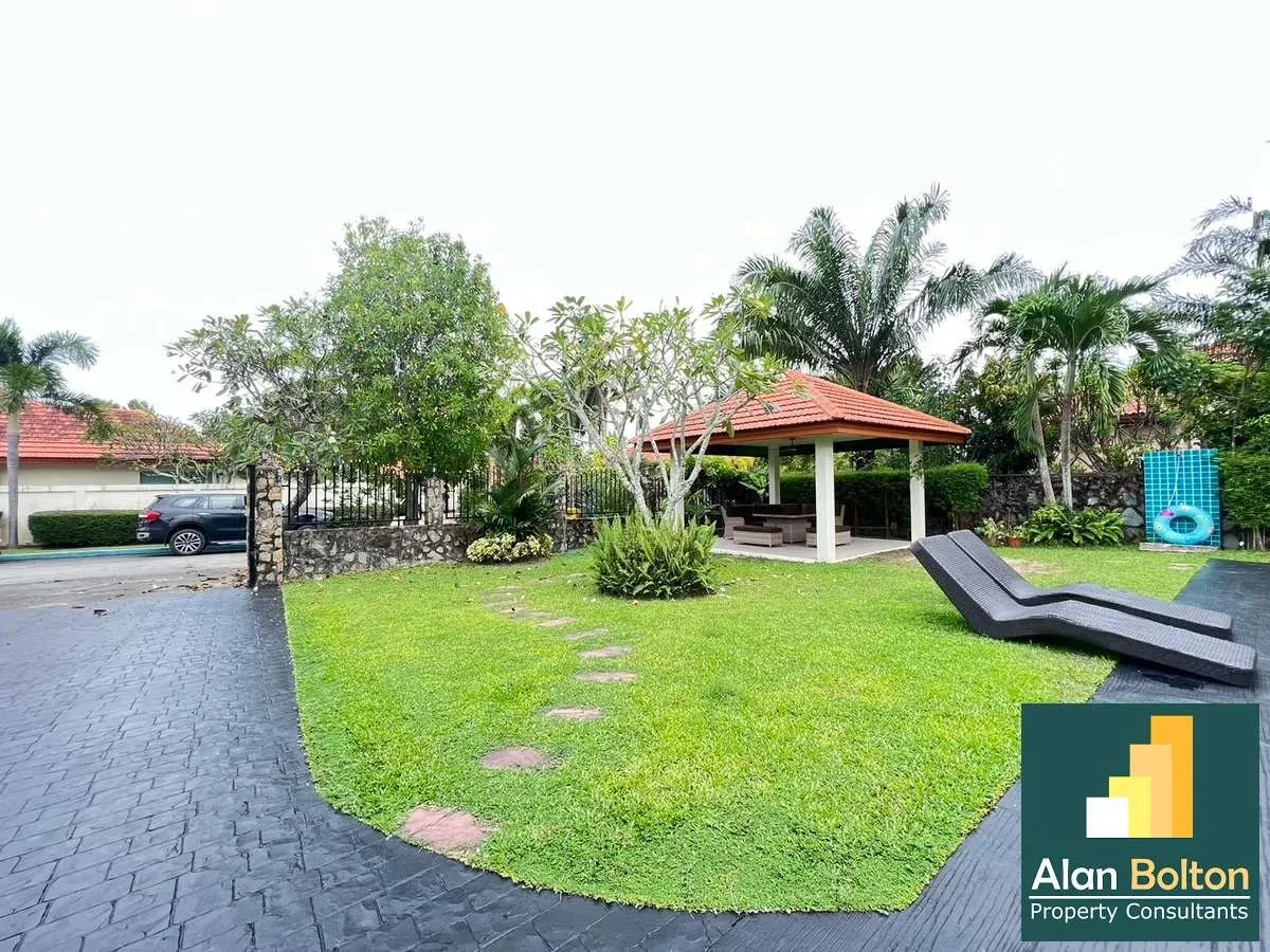 House Pool Villa for rent 4 Bed 5 Bath Pool Villa in Mapprachan photo 9