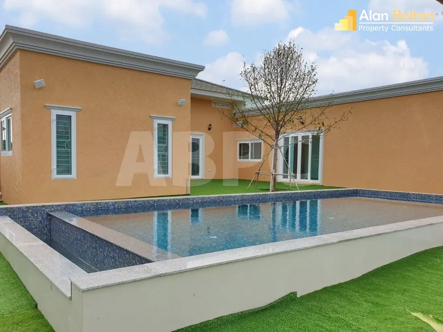 4 Bed 4 Bath Pool Villa in East Pattaya HR2978