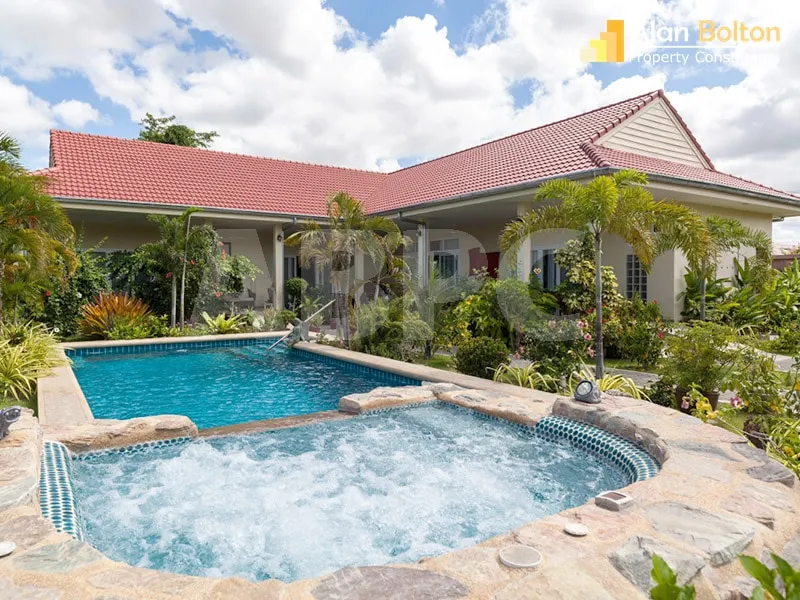 4 Bed 4 Bath Pool Villa In Huay Yai